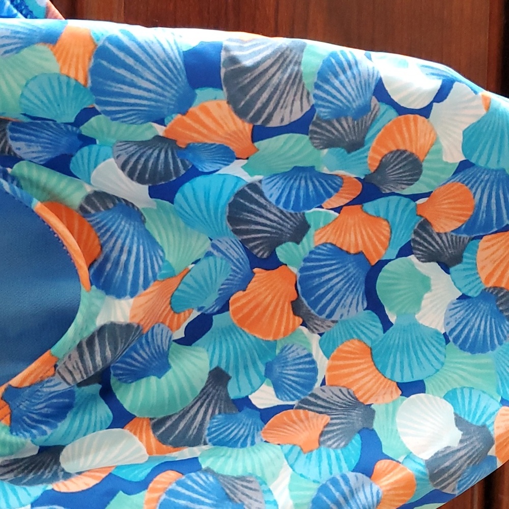 NWT clam shell design swim suit - Picture 7 of 7
